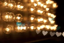 2-heart_bulbs.webp